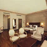 Palazzo Donizetti Istanbul, Tapestry Collection By Hilton Isztambul
