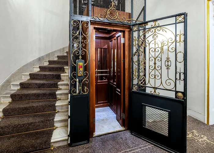 Hotel Palazzo Donizetti Istanbul, Tapestry Collection By Hilton 4*