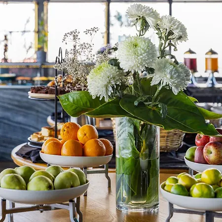 Hotel Palazzo Donizetti Istanbul, Tapestry Collection By Hilton